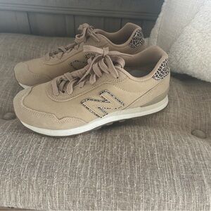 New Balance 515 Women’s 7.5 Tan with Leop Accent
